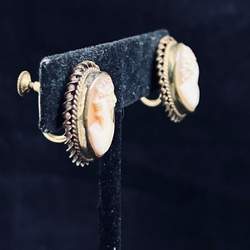 Vintage 1/20 12k GR Carved Shell Cameo Screw Back Earrings (5285) - Picture 4 of 8